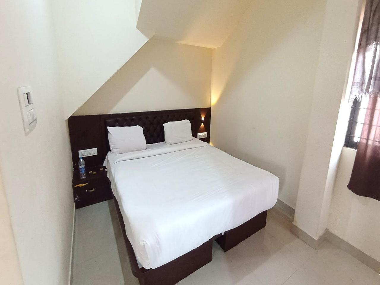 Mg Residency Hotel จิกมากาลูร์ ภายนอก รูปภาพ